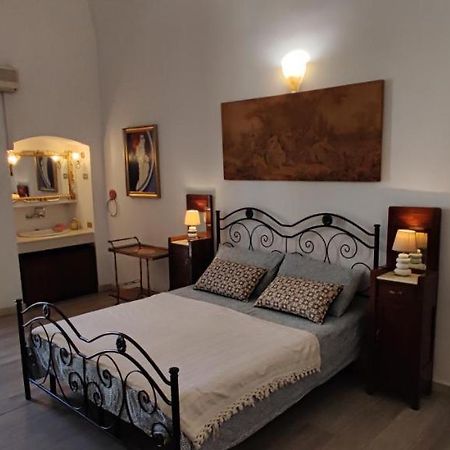 Very Central Apartment, By Shops, Bars, Restaurants Бари Екстериор снимка