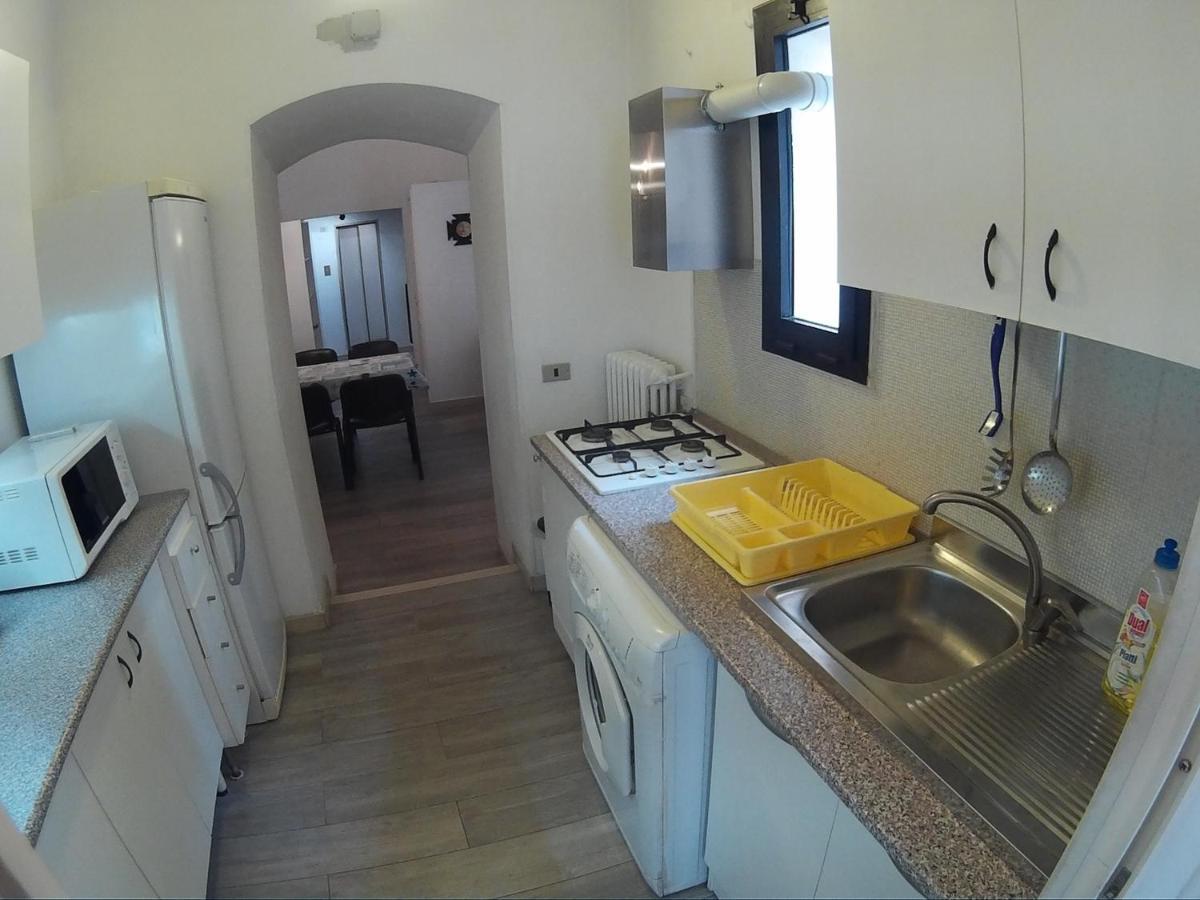 Very Central Apartment, By Shops, Bars, Restaurants Бари Екстериор снимка